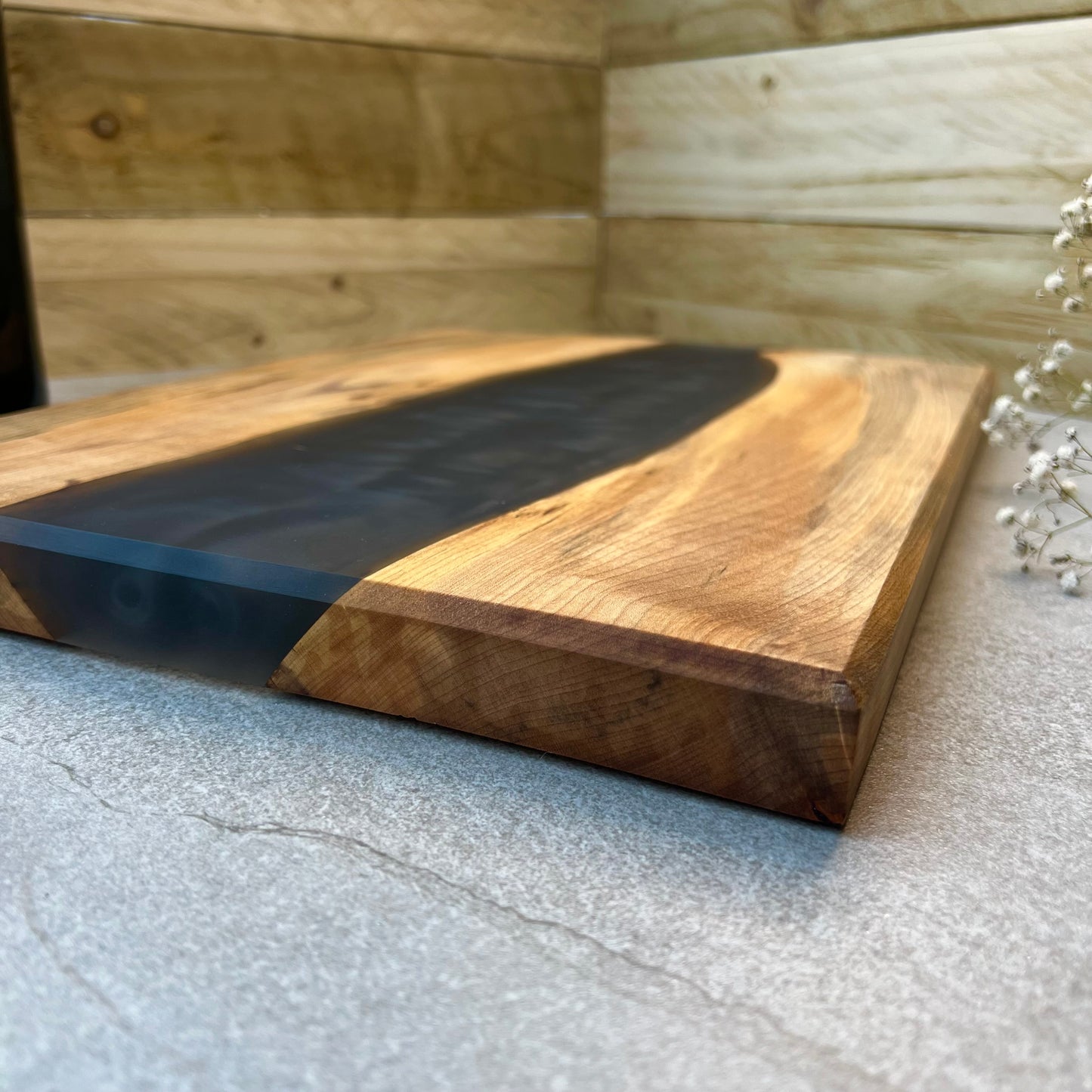 Large Sycamore serving river board 15" (38cm) x 11" (28cm) x 1" (2.5cm)