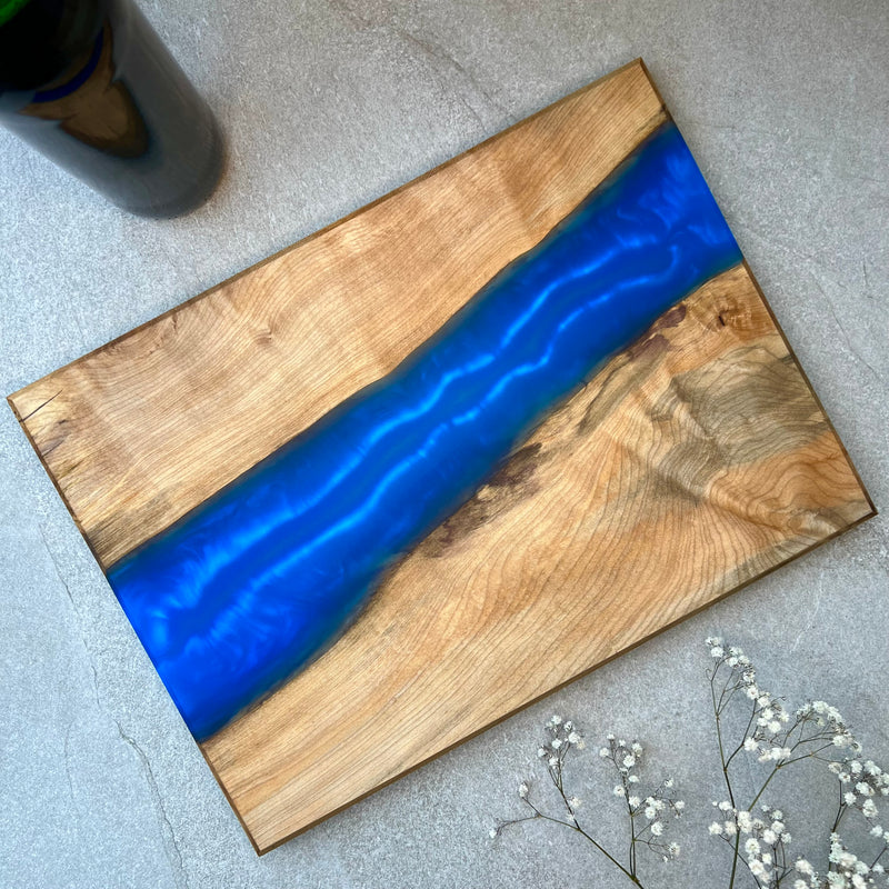 Large Sycamore serving river board 15" (38cm) x 11" (28cm) x 1" (2.5cm)