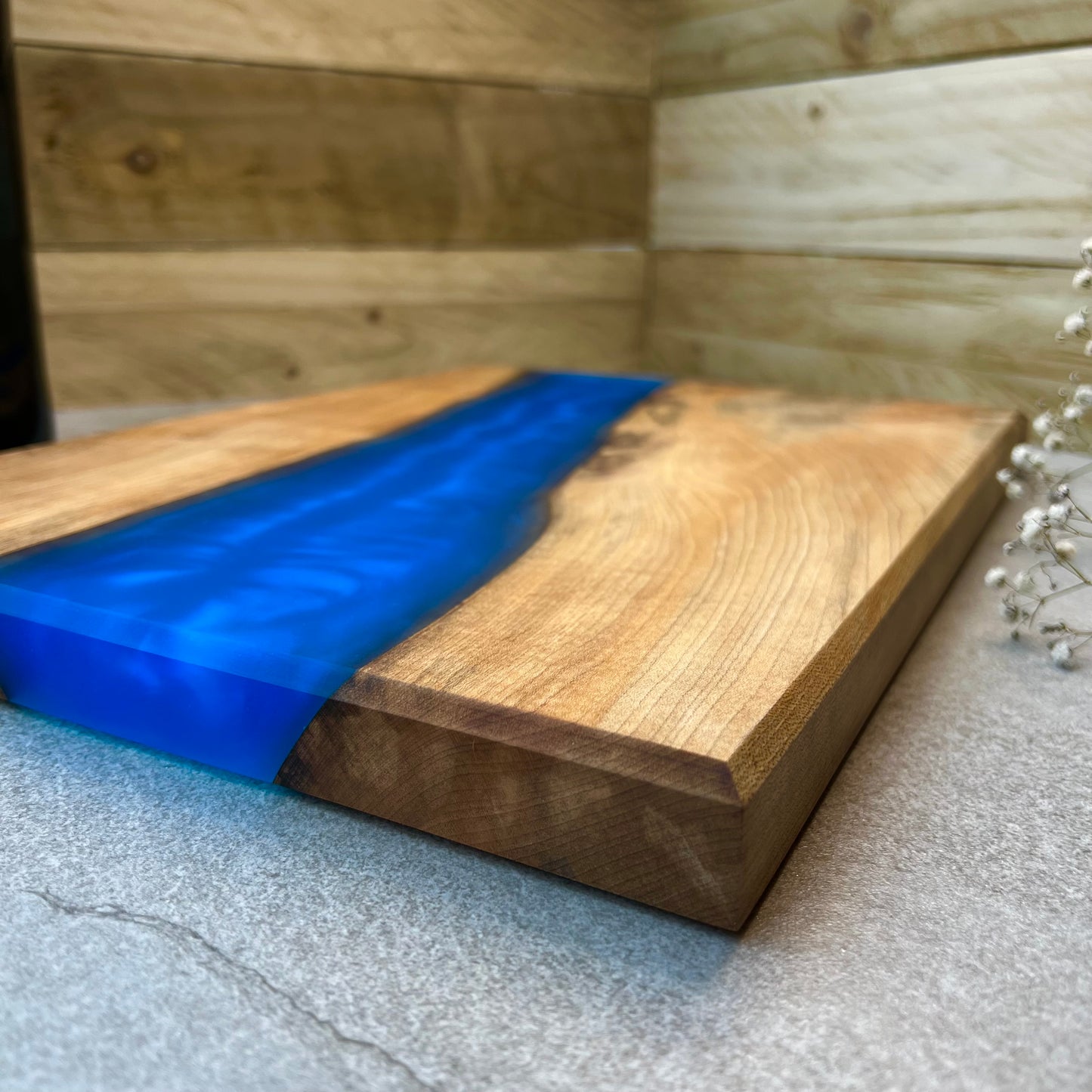 Large Sycamore serving river board 15" (38cm) x 11" (28cm) x 1" (2.5cm)